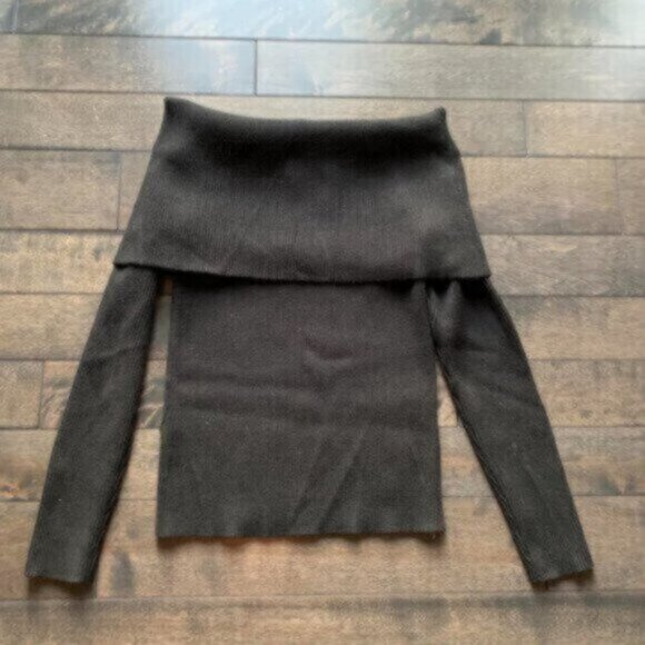 Banana Republic Ribbed Off Should Sweater - Picture 3 of 4
